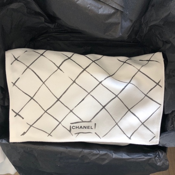 Chanel Black Calfskin Lucky Charms Flap Bag 225 - Picture 2 of 8